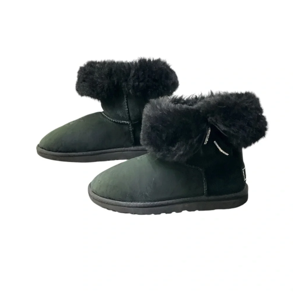 ✨ UGG Australia Mini Bailey Bow‎ Black Suede Shearling Boots | Women’s 6